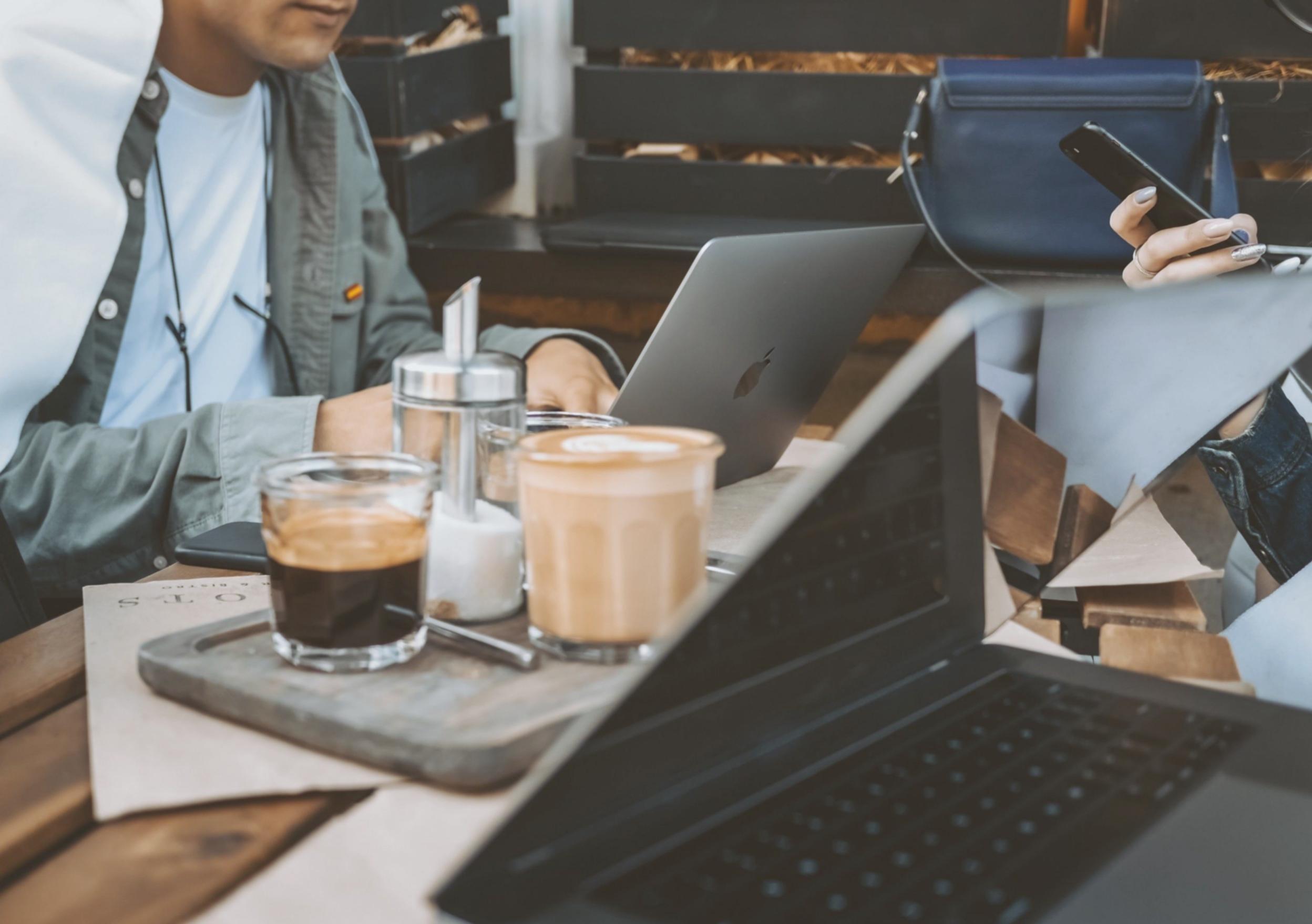 Étude comparative des comportements de marchés internationaux